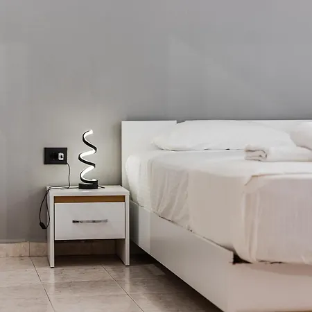 דירה Relax By The Sea 1br By Pikhost *